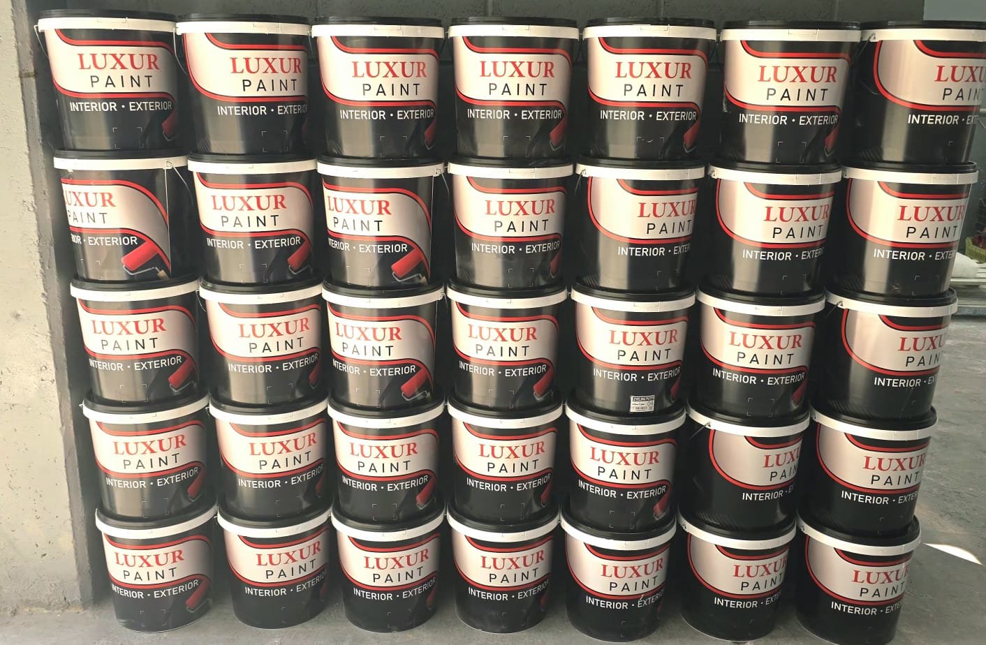 Luxur Paint branded pails — Barplas Lebanon